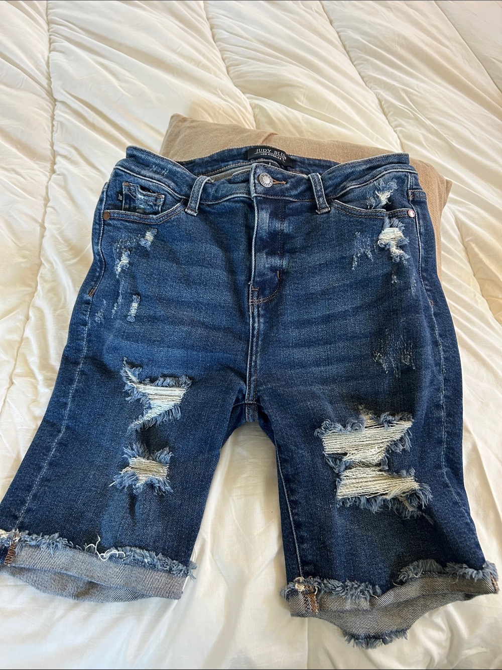 Judy Blu Light Wash Denim Shorts with Contrast Stitching